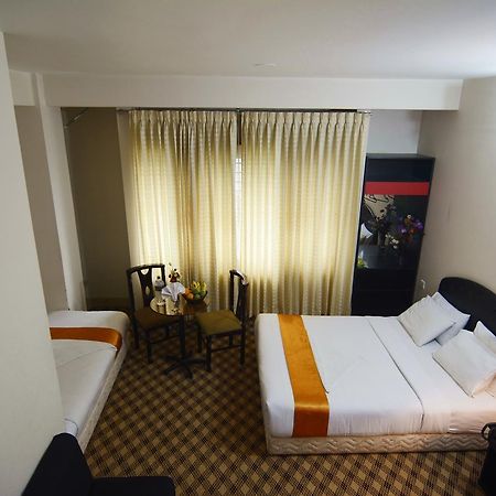 Holiday Xpress Dhaka Exterior foto